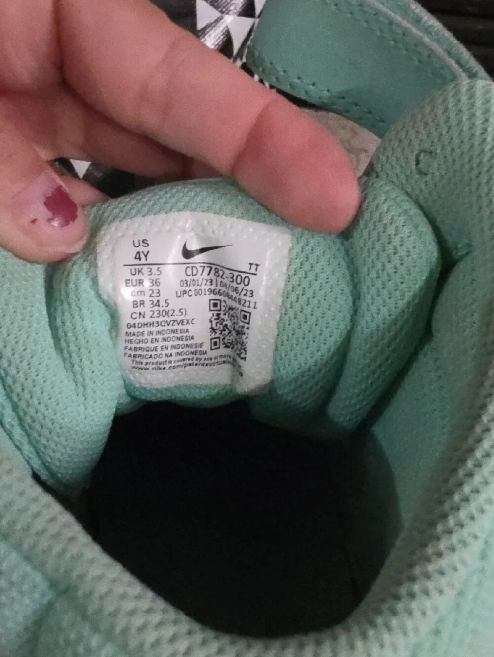 Nike Kids High-Top Sneakers in Aqua and White